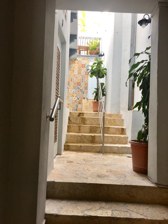 Casa Luna Guest House Сан Хуан Екстериор снимка